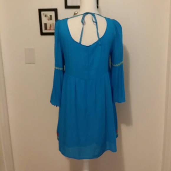 BOHO turquoise Embroidered bell sleeve dress NWT - Picture 6 of 7